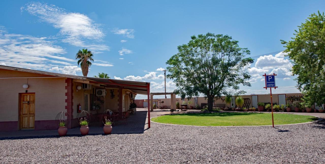 Bastion Farmyard Villa Mariental Exterior foto