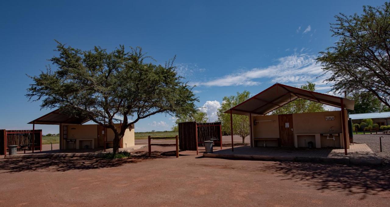 Bastion Farmyard Villa Mariental Exterior foto