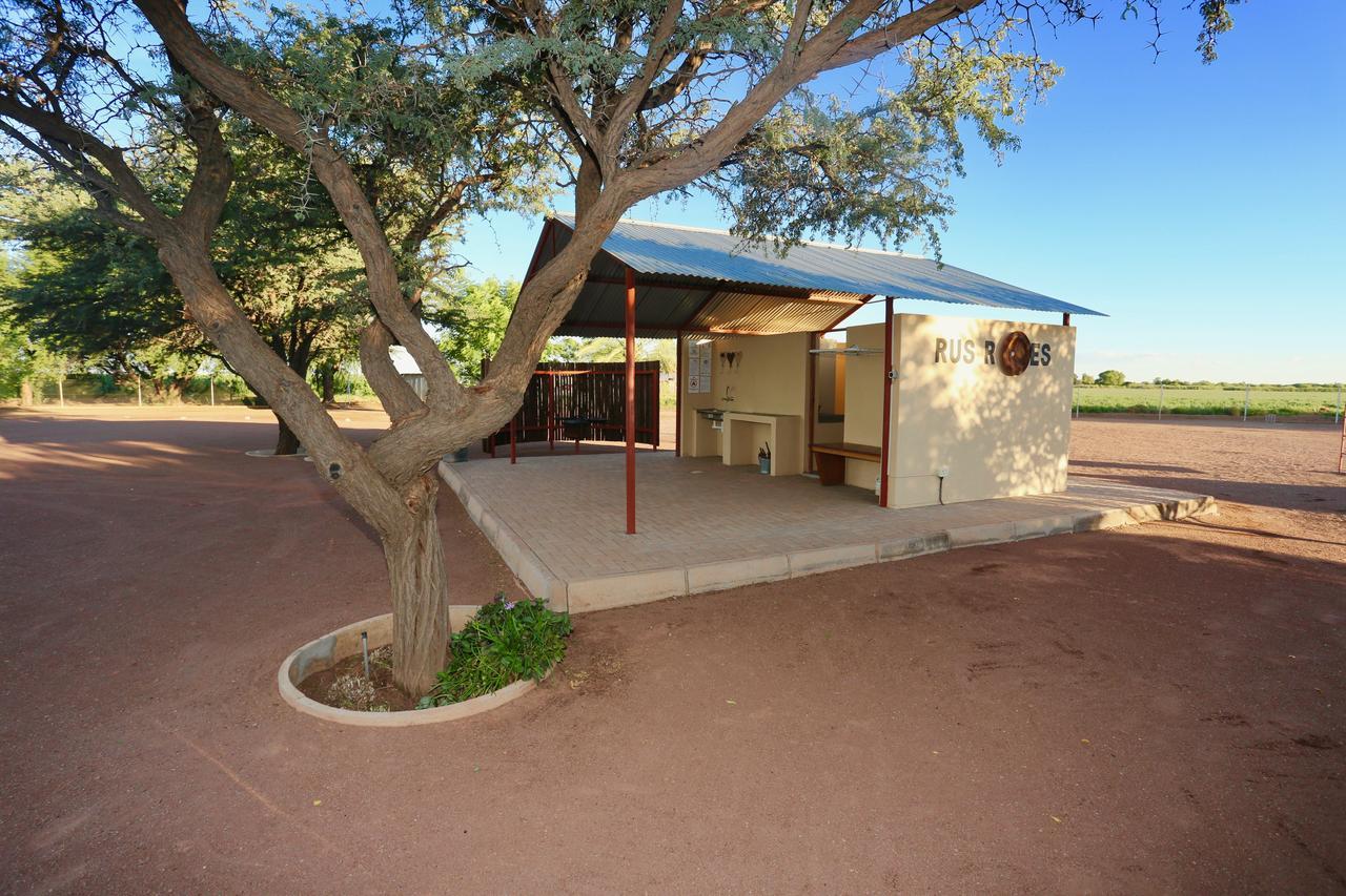 Bastion Farmyard Villa Mariental Exterior foto